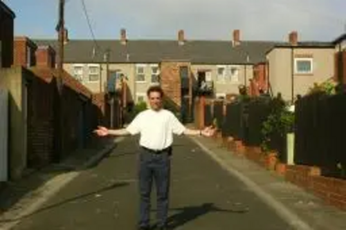 Stephen Psallidas in tidy back lane